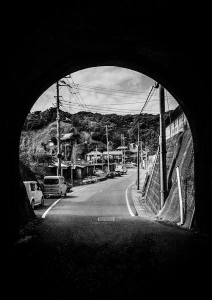 Meg Hewitt,Tunnel, Katsuura, 2016